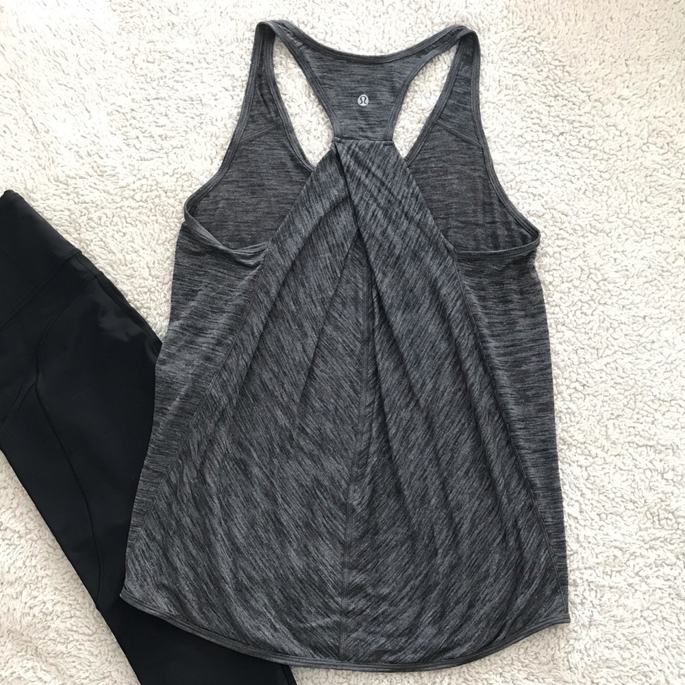 Like New!✨Lululemon Tank 6 - Picture 4 of 8